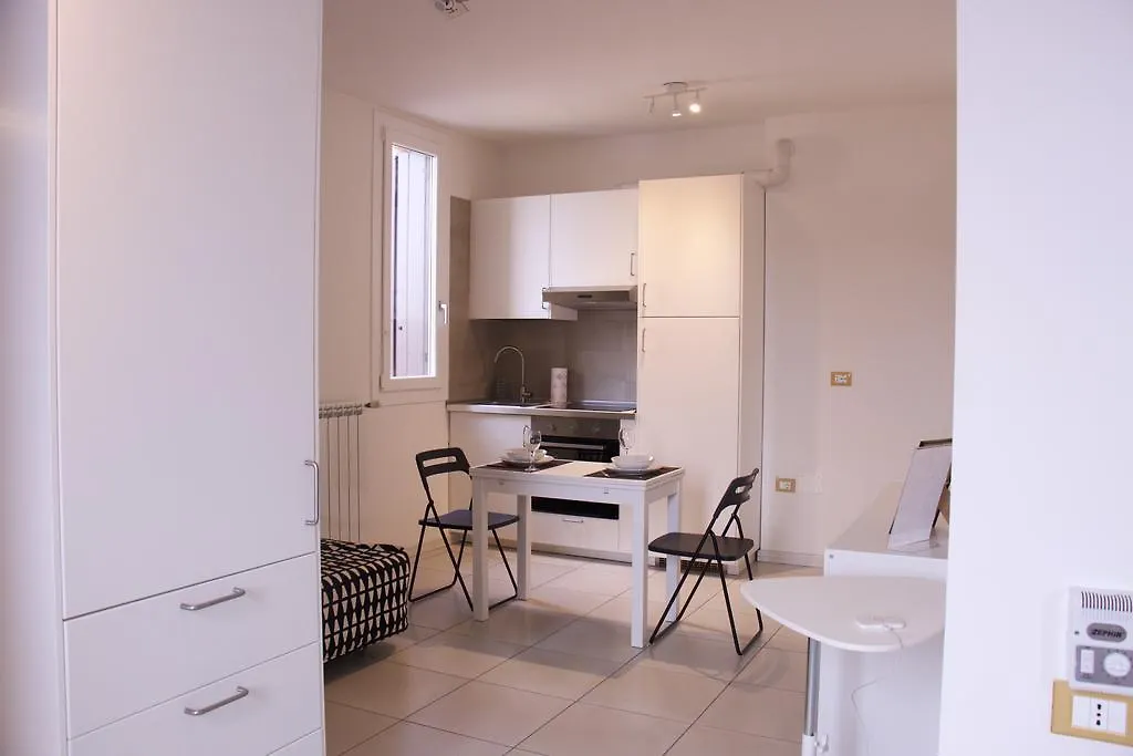 *** Aparthotel City House Sant'Orsola Bologna Italia