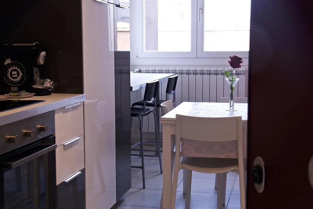 *** شقة فندقية بولونيا City House Sant'Orsola إيطاليا